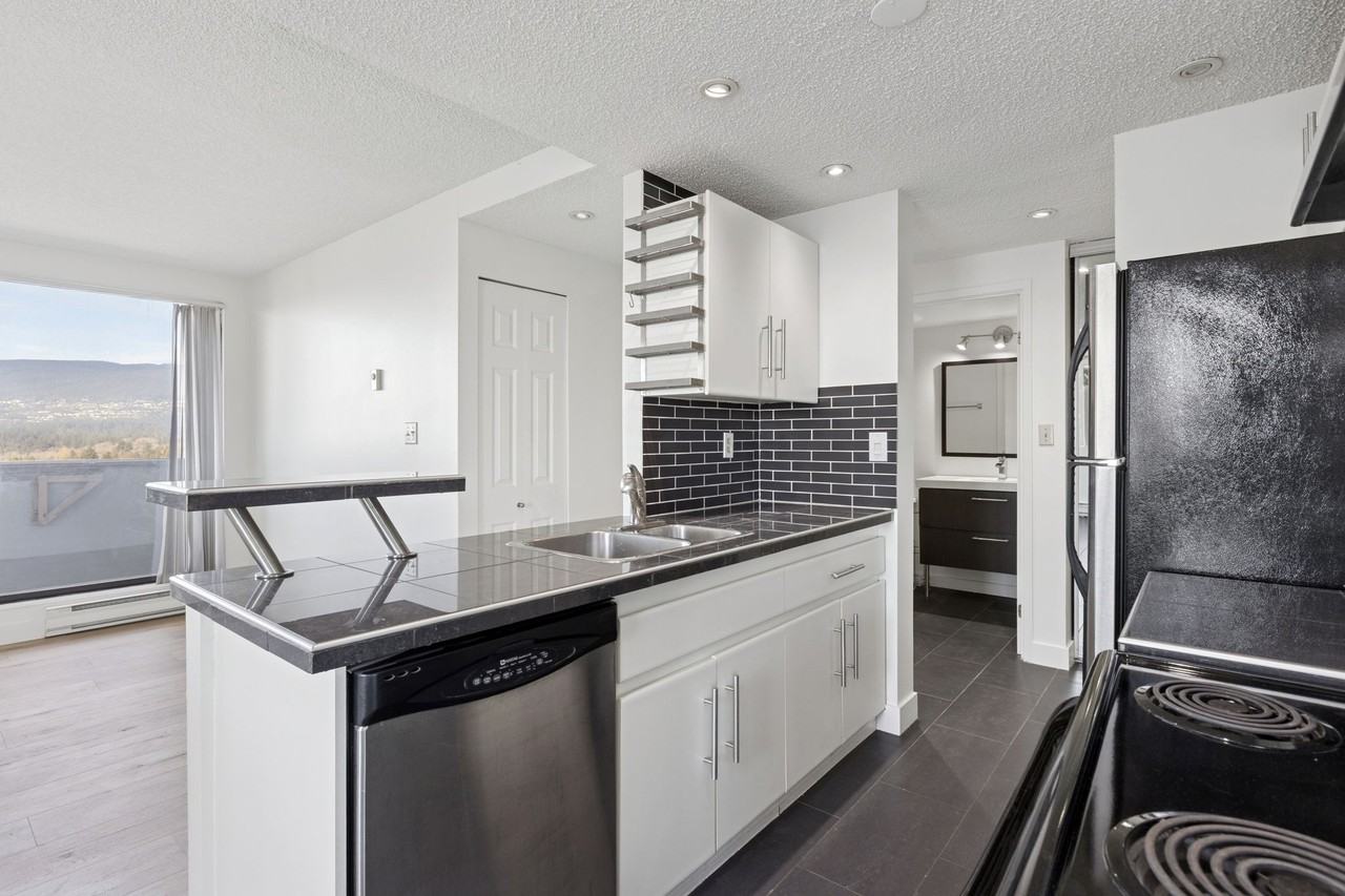 110 West 4th Street #1505 - Photo 4 of 14