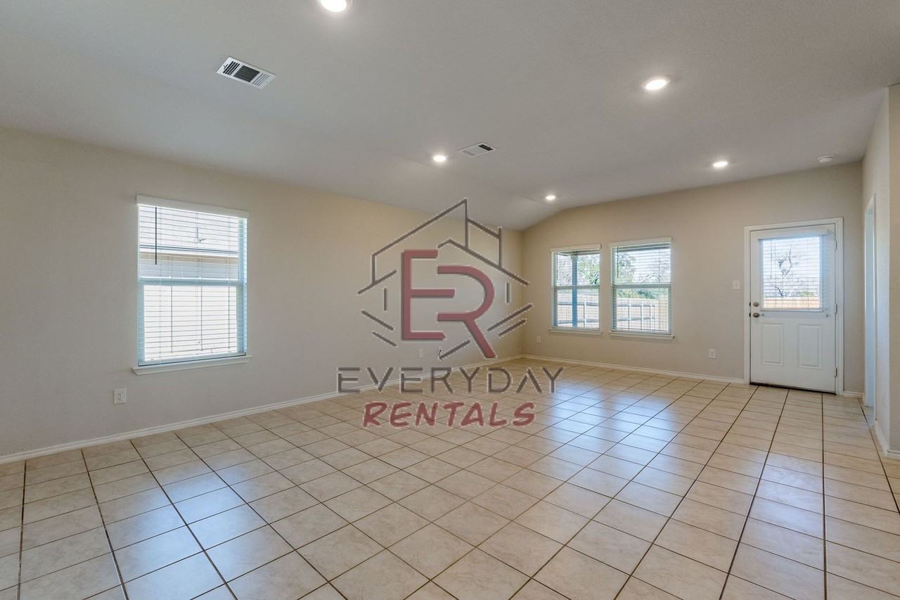 9504 Kensley Rose Dr - Photo 4 of 15