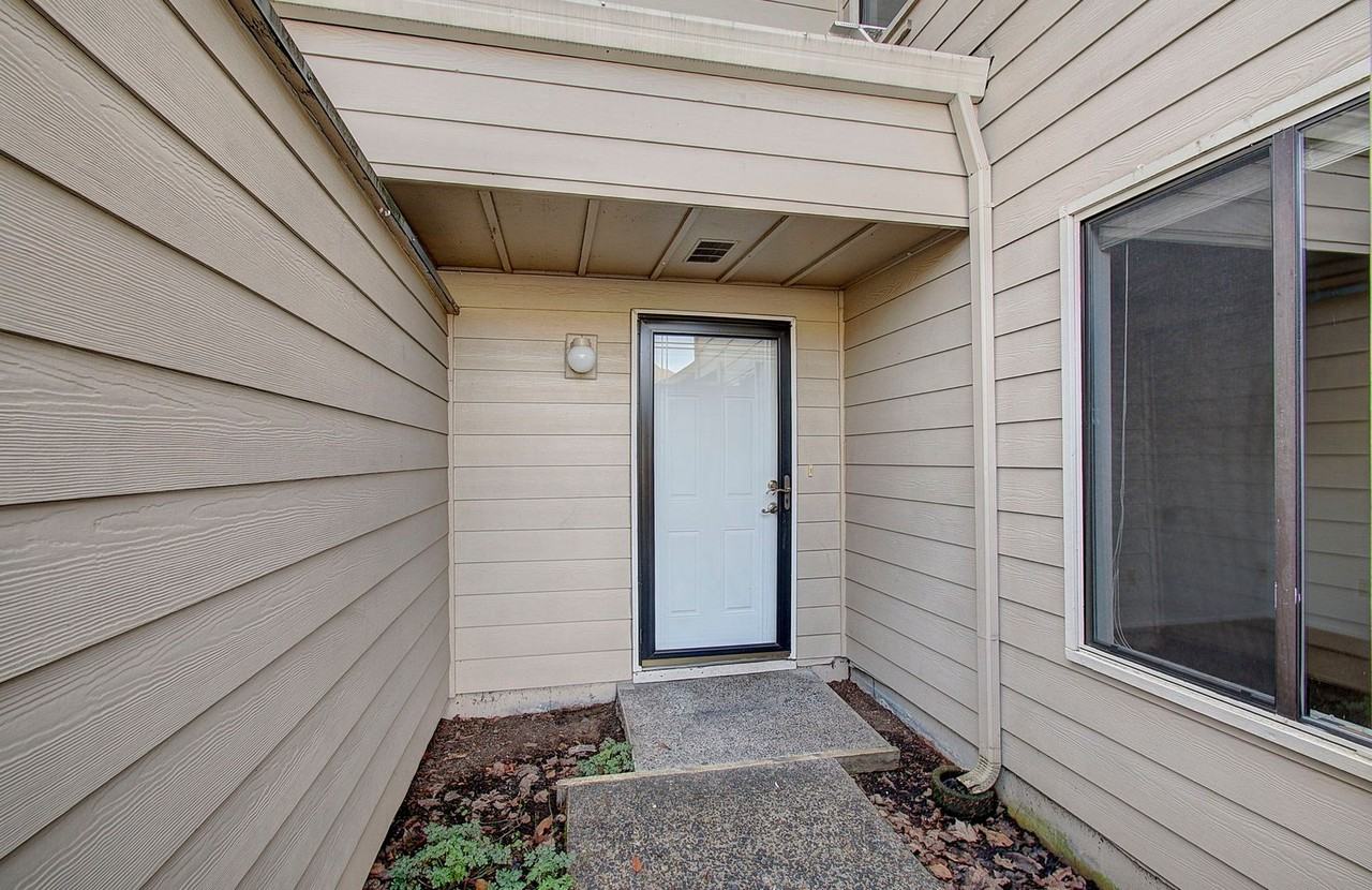 8604 Ne Mason Dr #13 - Photo 6 of 35