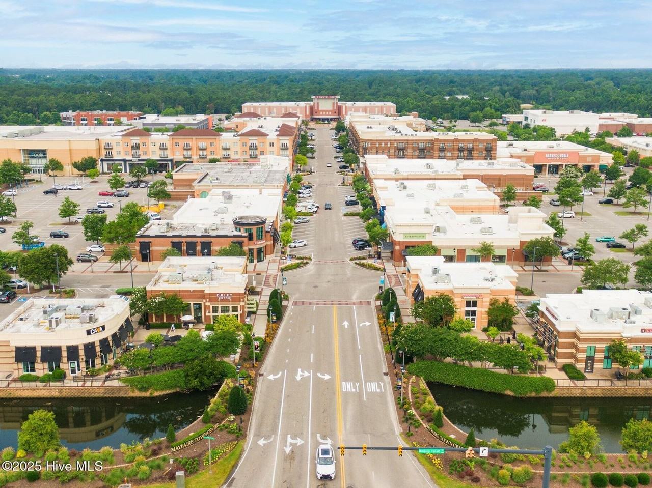 6832 Main St - Photo 2 of 37