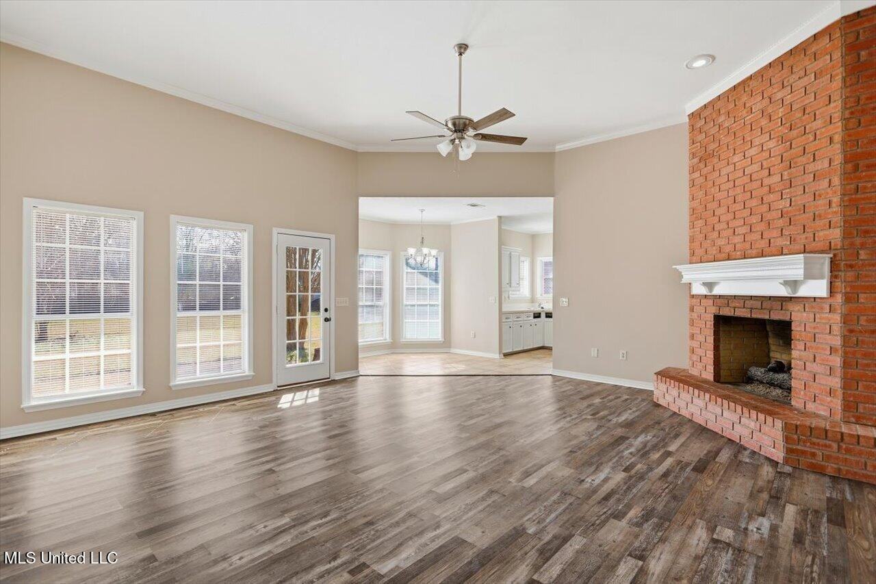 201 Heritage Dr - Photo 2 of 28