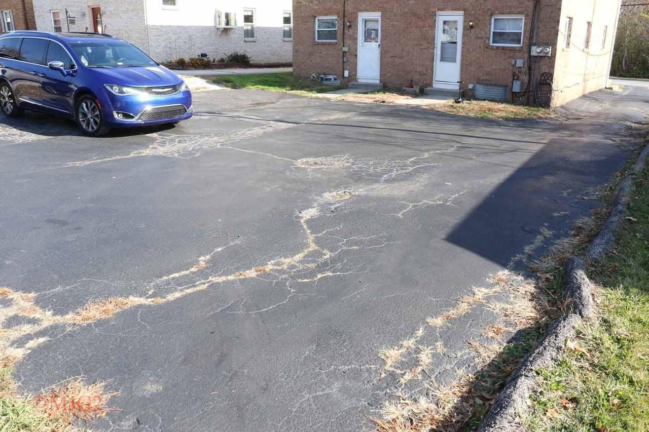 418 Glenwood Rd - Photo 2 of 16