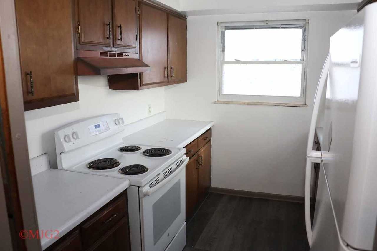 418 Glenwood Rd - Photo 7 of 16