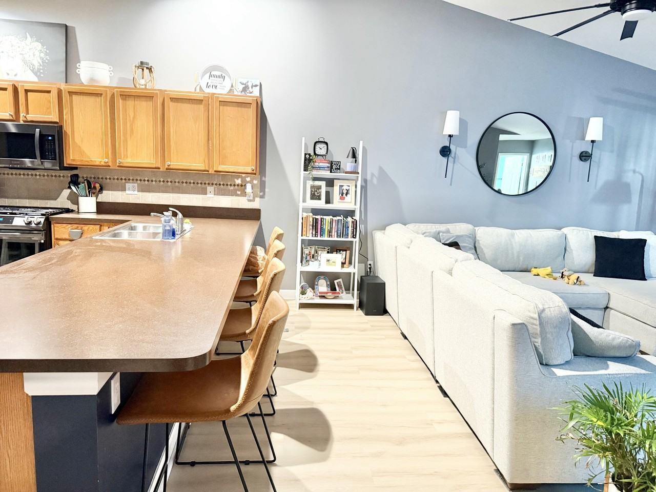 9146 Williams St - Photo 2 of 9