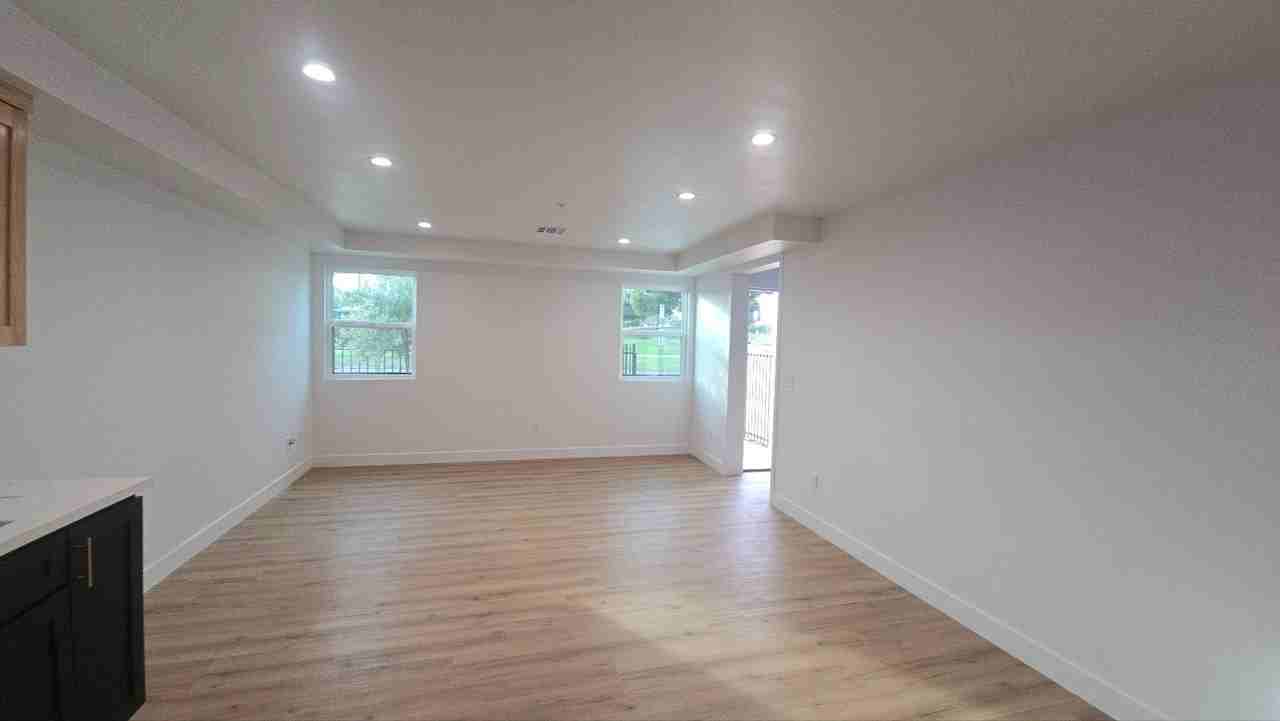 Graham(10422) - Photo 7 of 50