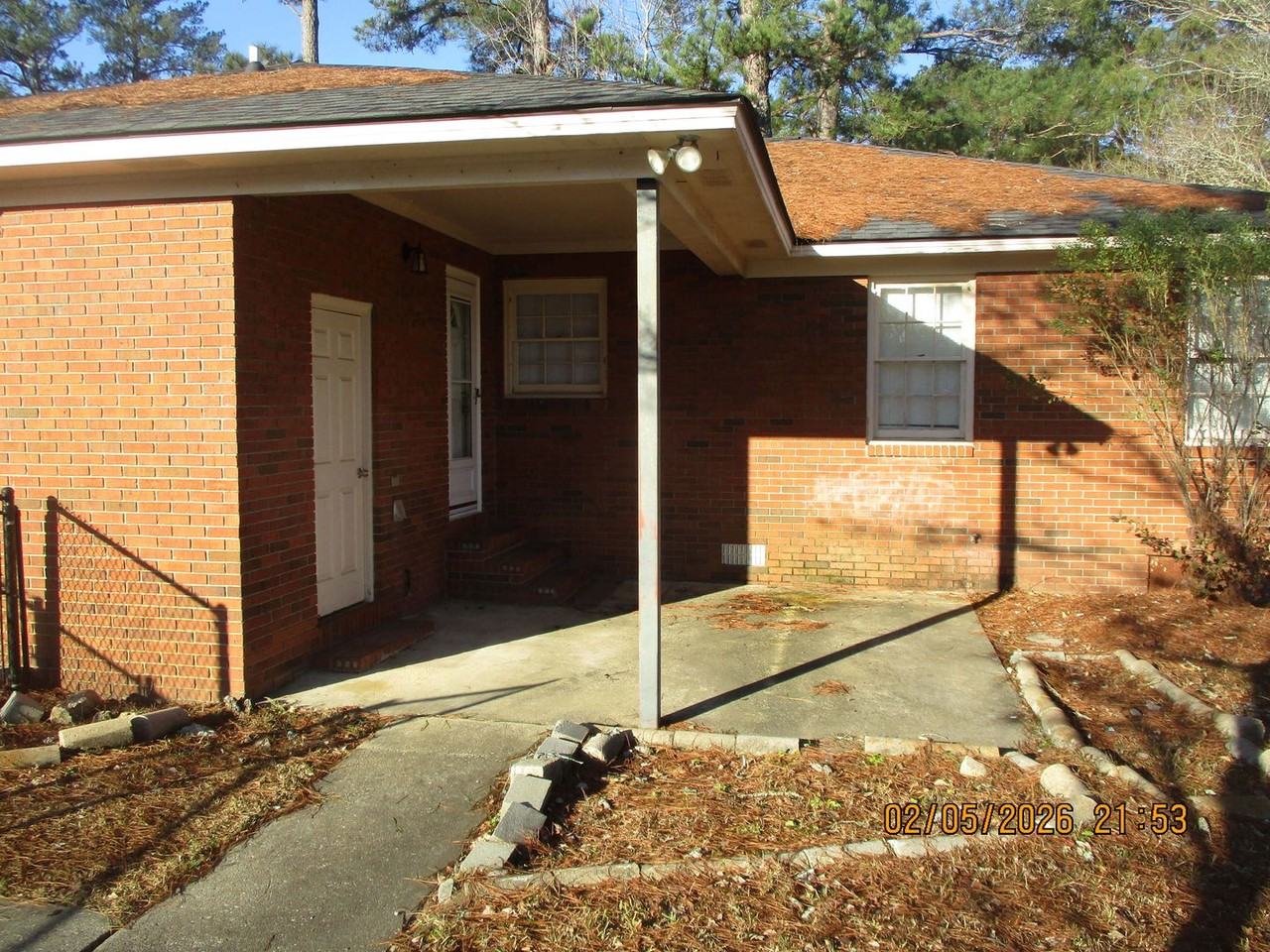 1610 Whisperwood St Apt B - Photo 2 of 8