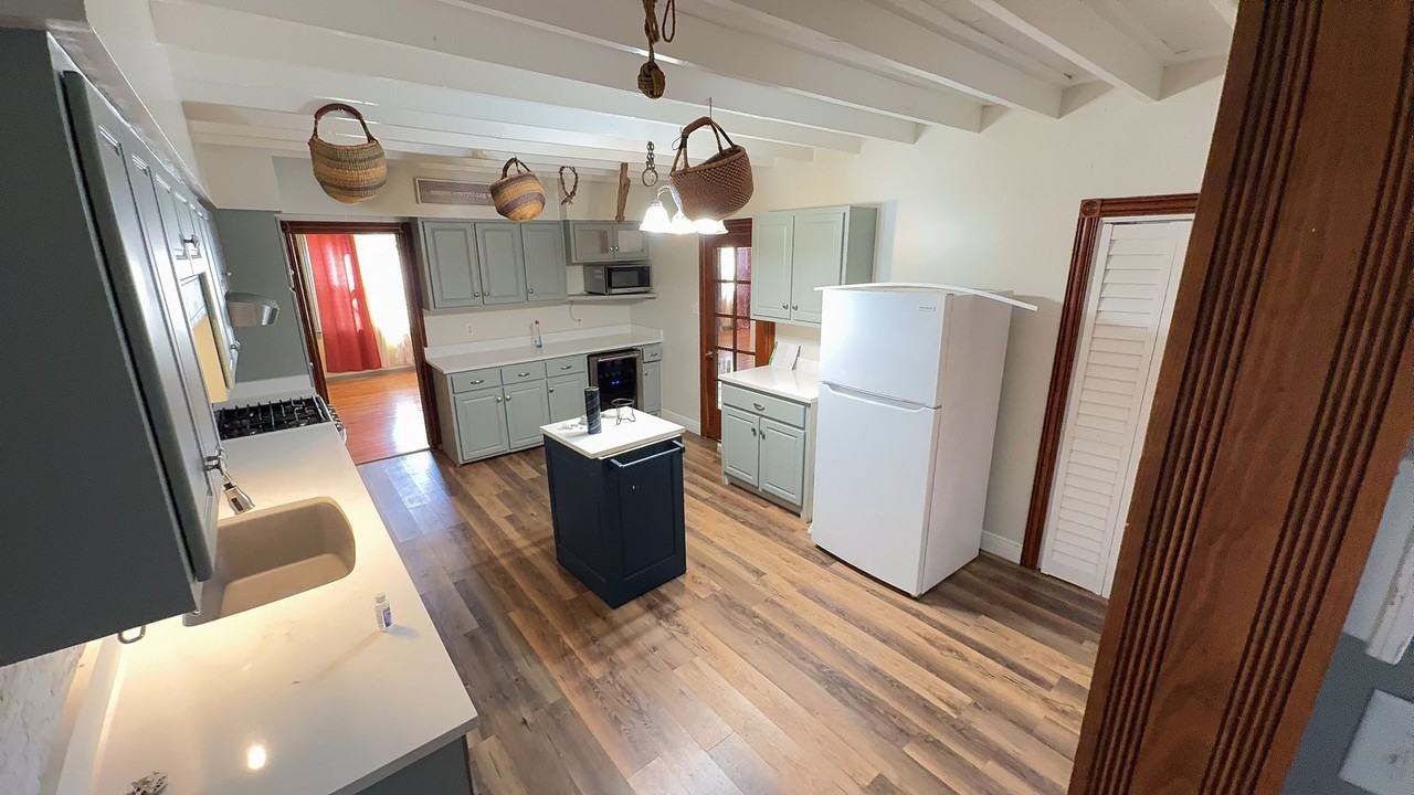 116 Central Ave - Photo 2 of 10