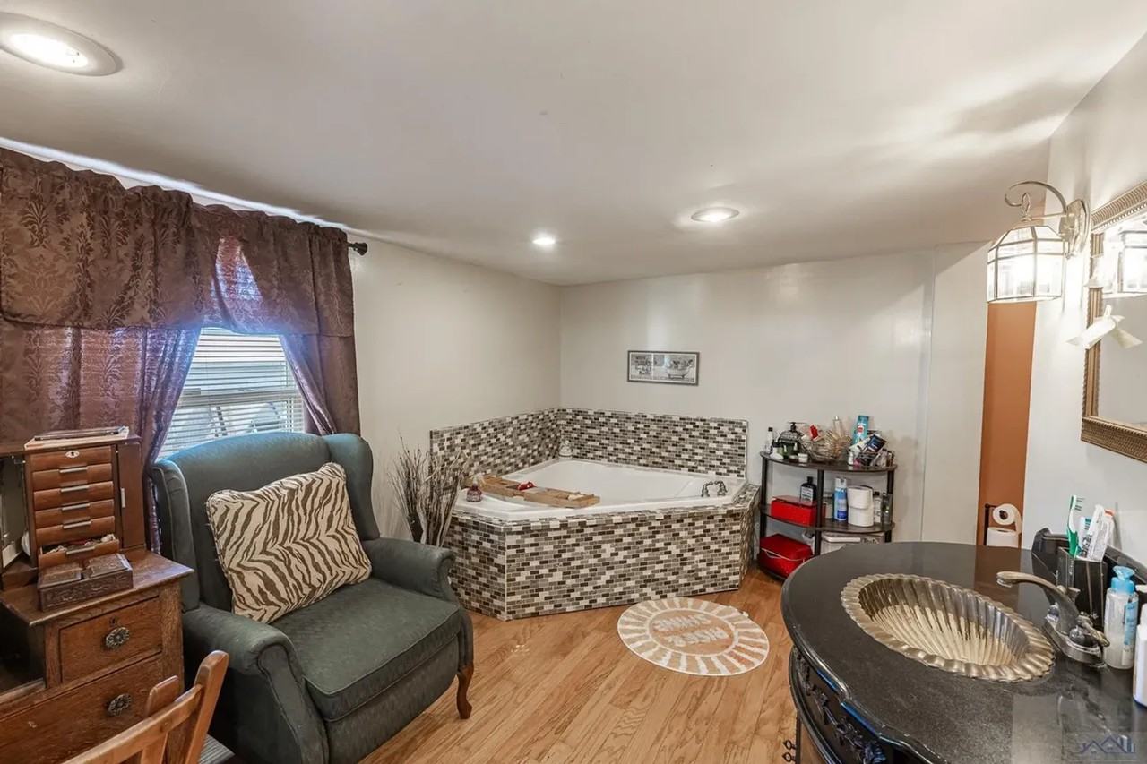 116 Central Ave - Photo 5 of 10