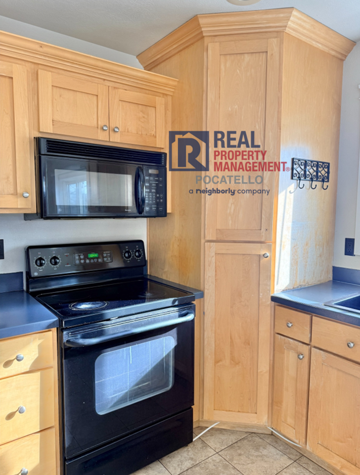 1628 Sun Hill Loop - Photo 6 of 33