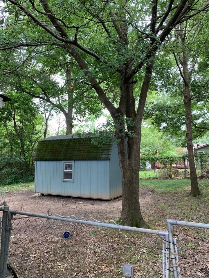 733 Parkview St - Photo 7 of 20