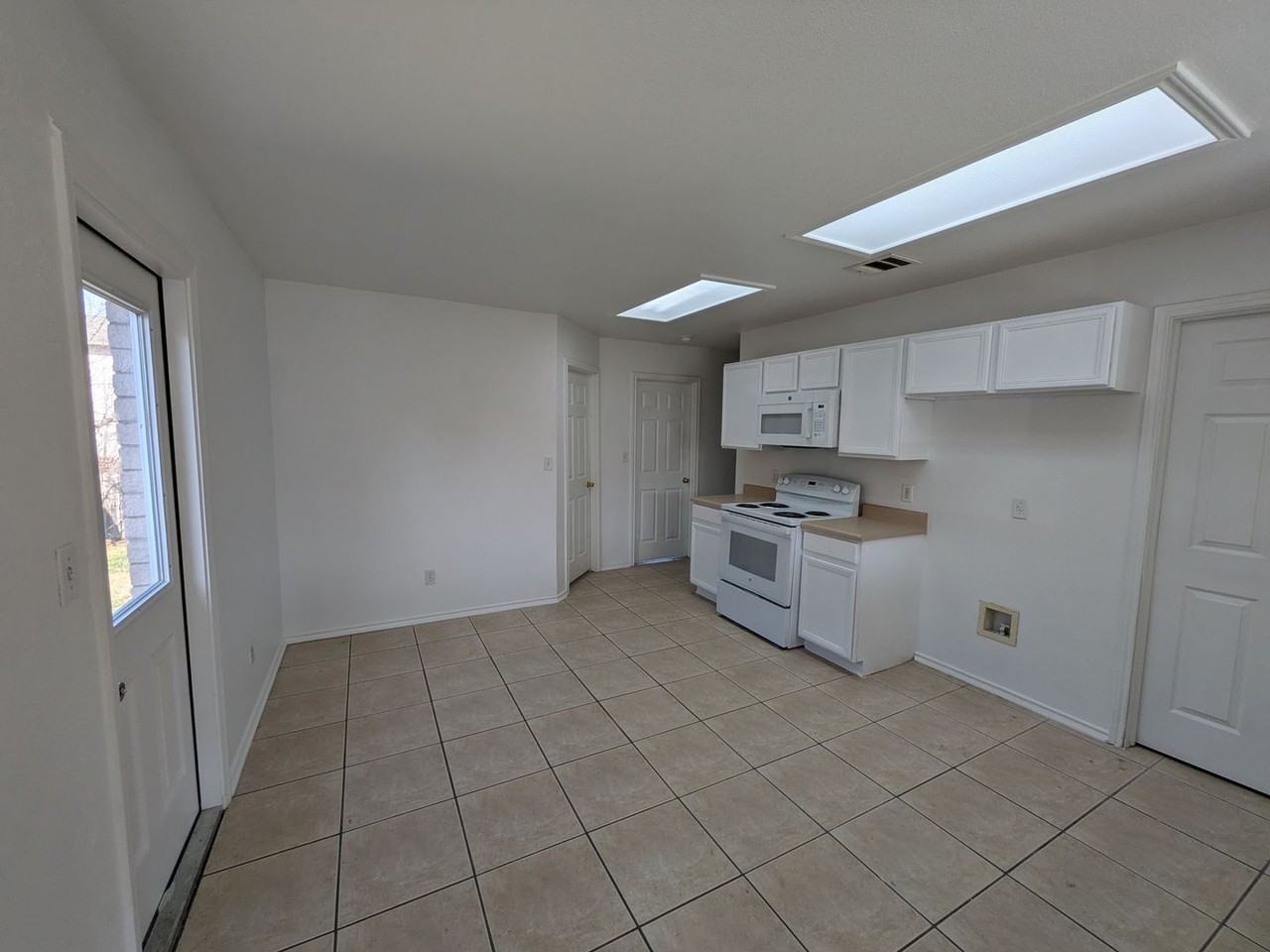 3010 Pine Valley Dr #1 - Photo 3 of 22