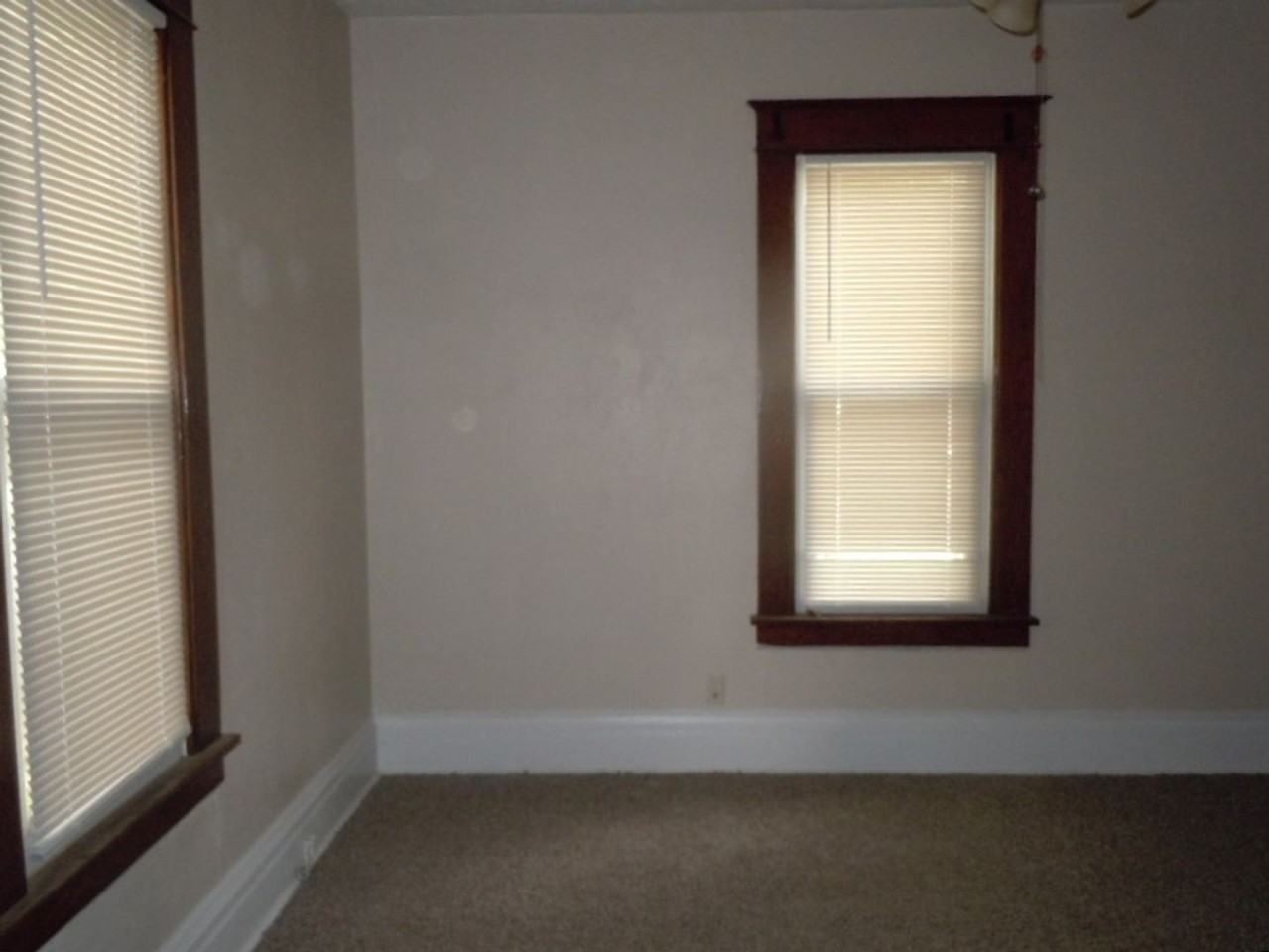 501 N Hesperia St - Photo 6 of 12