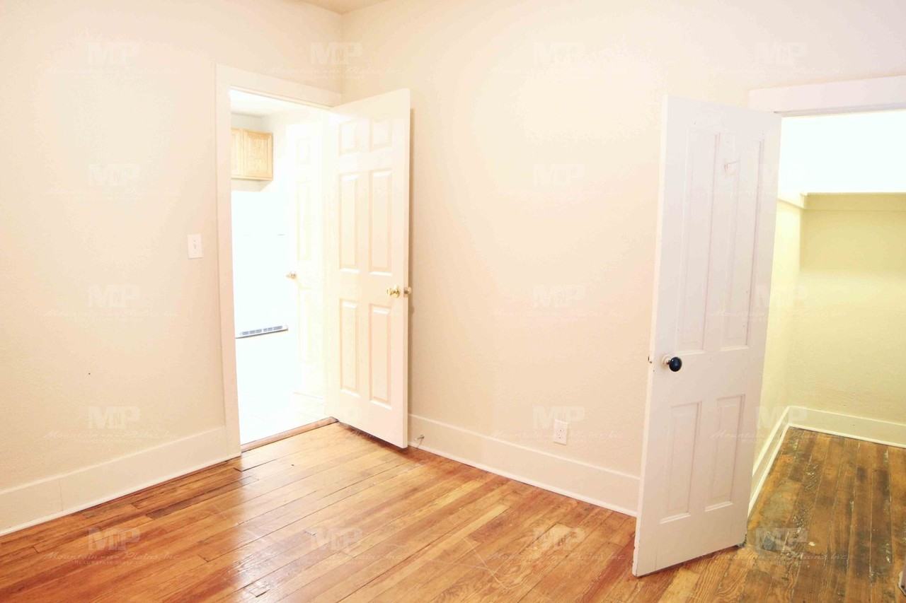 326 W Laurel St - Photo 6 of 12