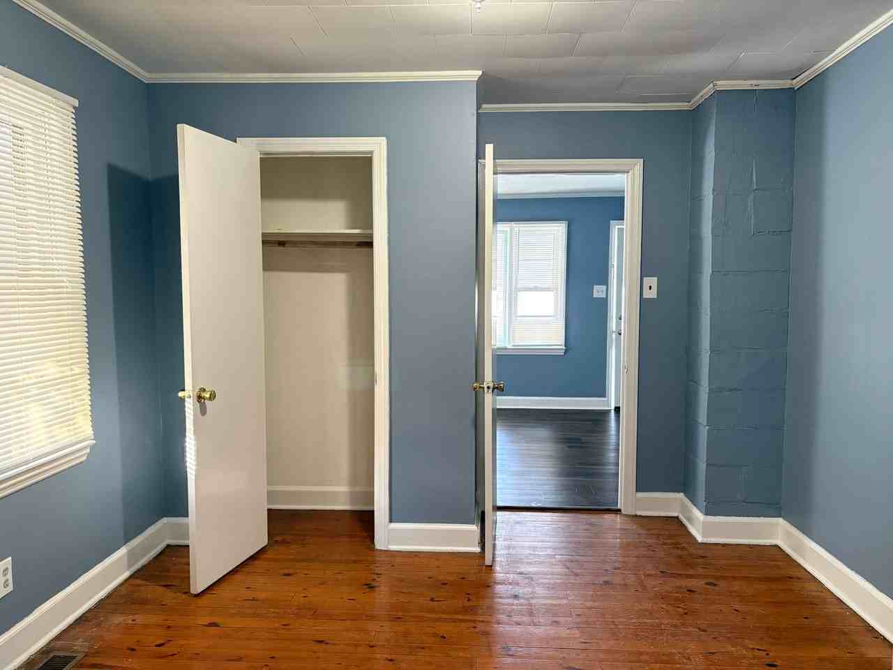 1025 Manly St - Photo 5 of 12