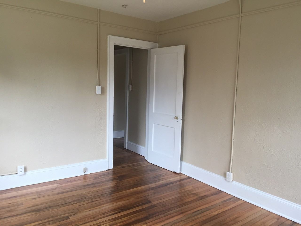 1400B Summitt Ave - Photo 5 of 12