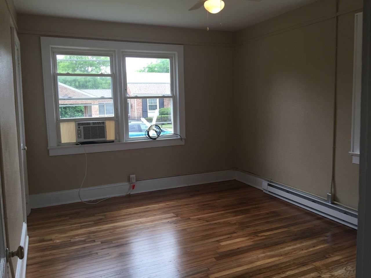 1400B Summitt Ave - Photo 6 of 12