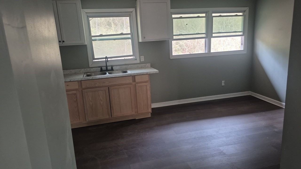 317 W Thomas Ct - Photo 3 of 17