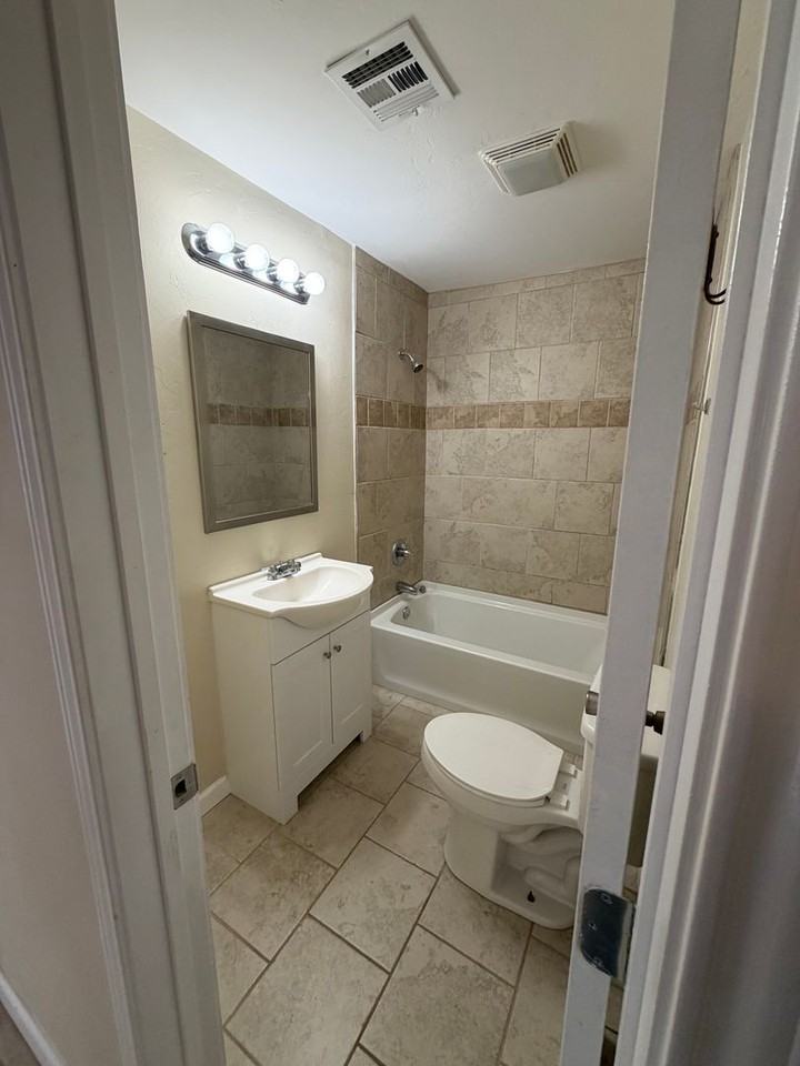 1416 N Oklahoma Ave - Photo 5 of 8