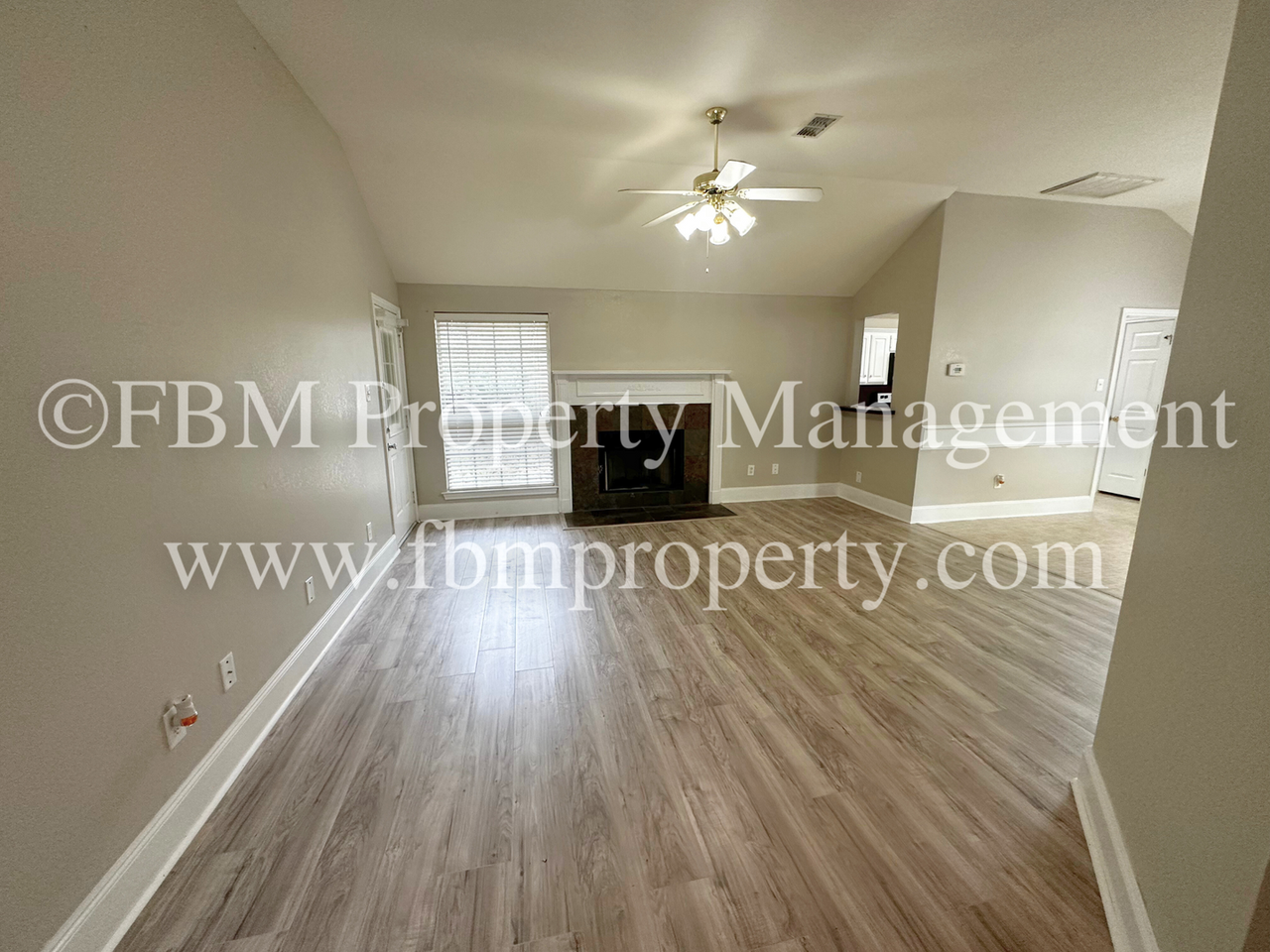 801 Oak Dr - Photo 2 of 23