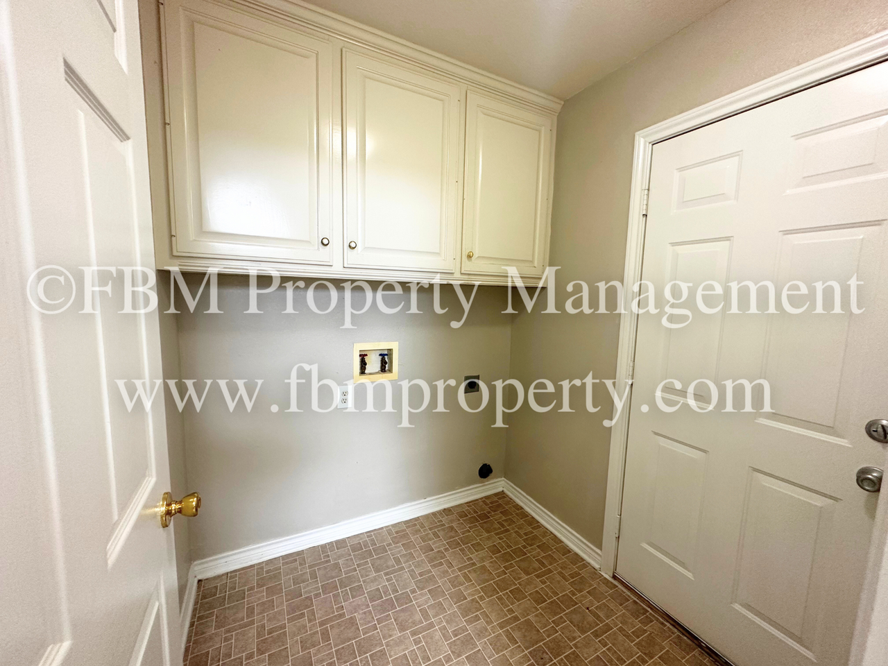 801 Oak Dr - Photo 7 of 23