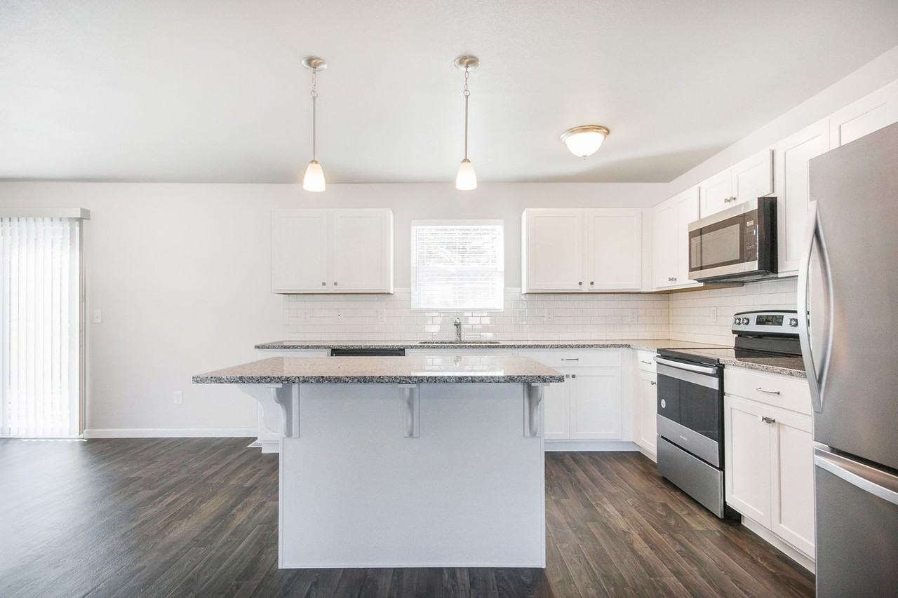 7418 Bramling Dr Se - Photo 2 of 22