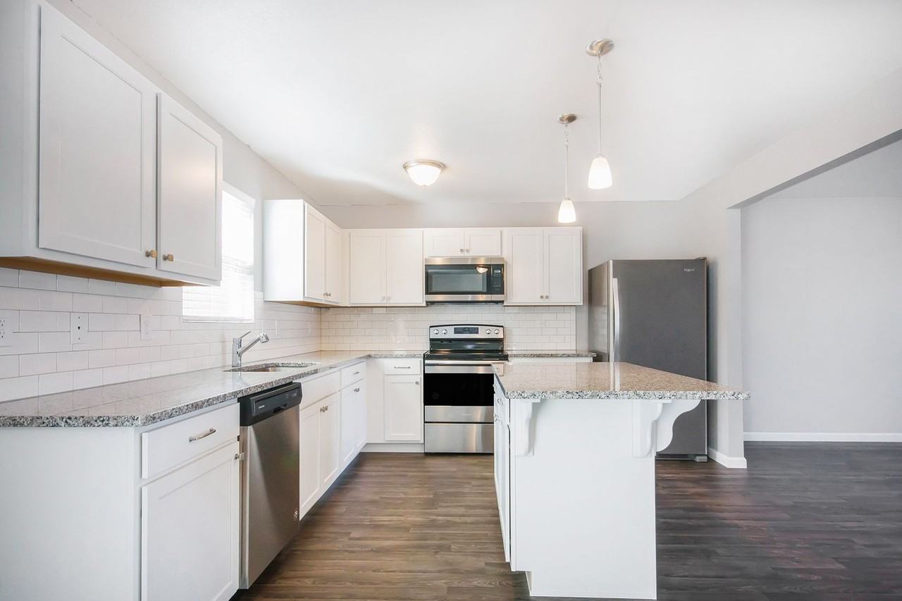 7418 Bramling Dr Se - Photo 3 of 22