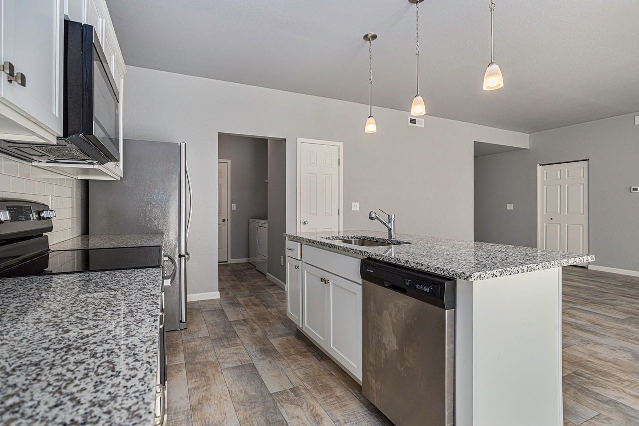 10312 Pennridge Dr - Photo 2 of 14