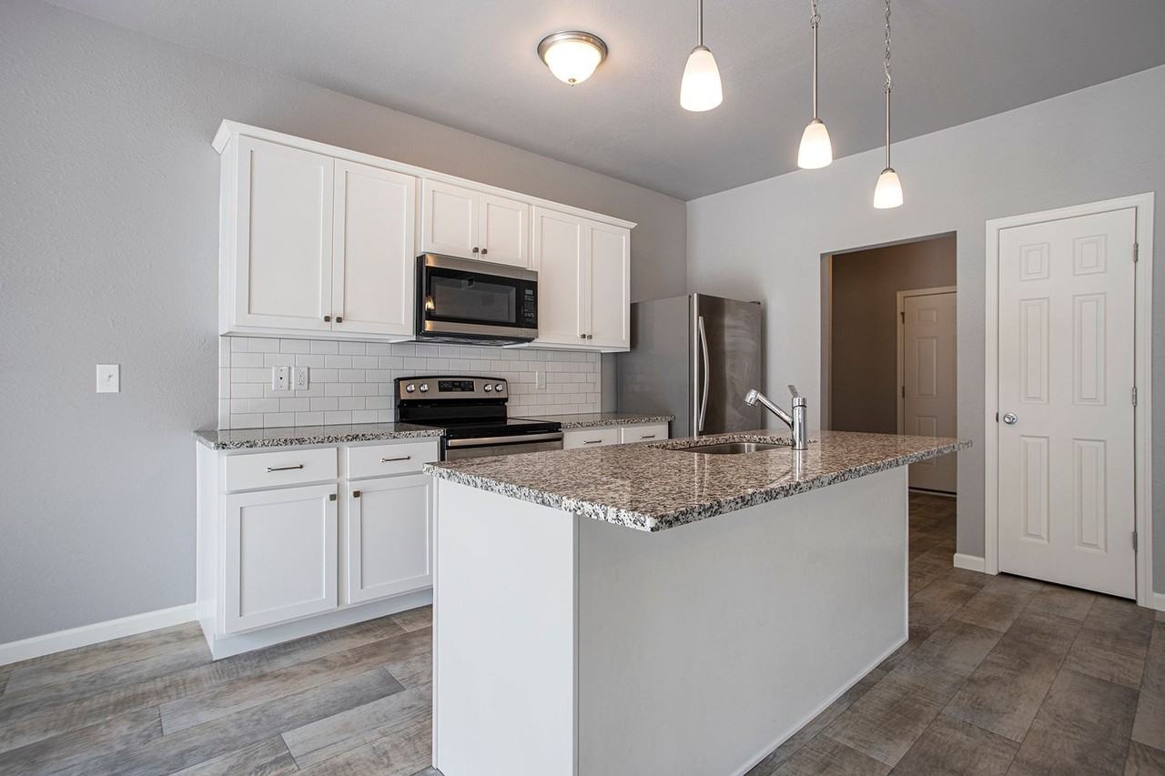 10312 Pennridge Dr - Photo 4 of 14