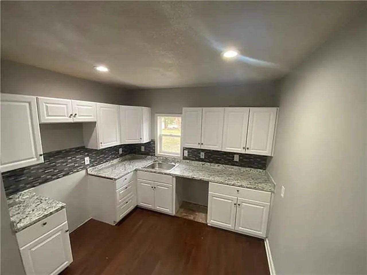 6237 E 12th St - Photo 2 of 10