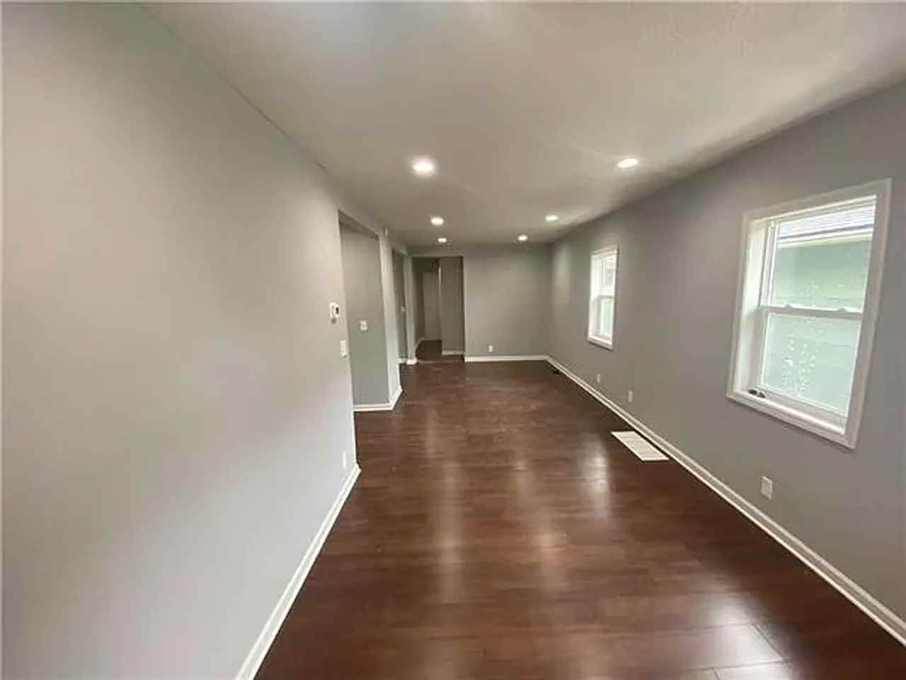 6237 E 12th St - Photo 3 of 10