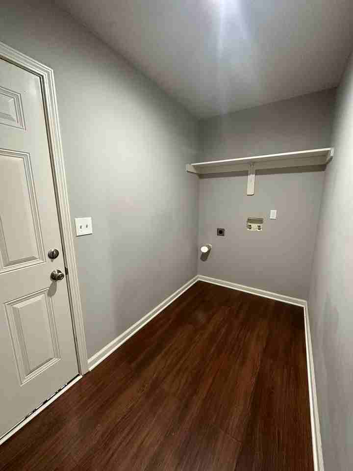 6237 E 12th St - Photo 7 of 10