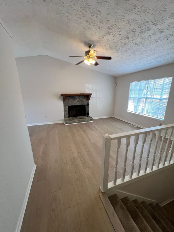 5270 Sugar Crest Dr - Photo 3 of 22