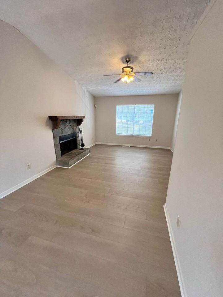 5270 Sugar Crest Dr - Photo 4 of 22