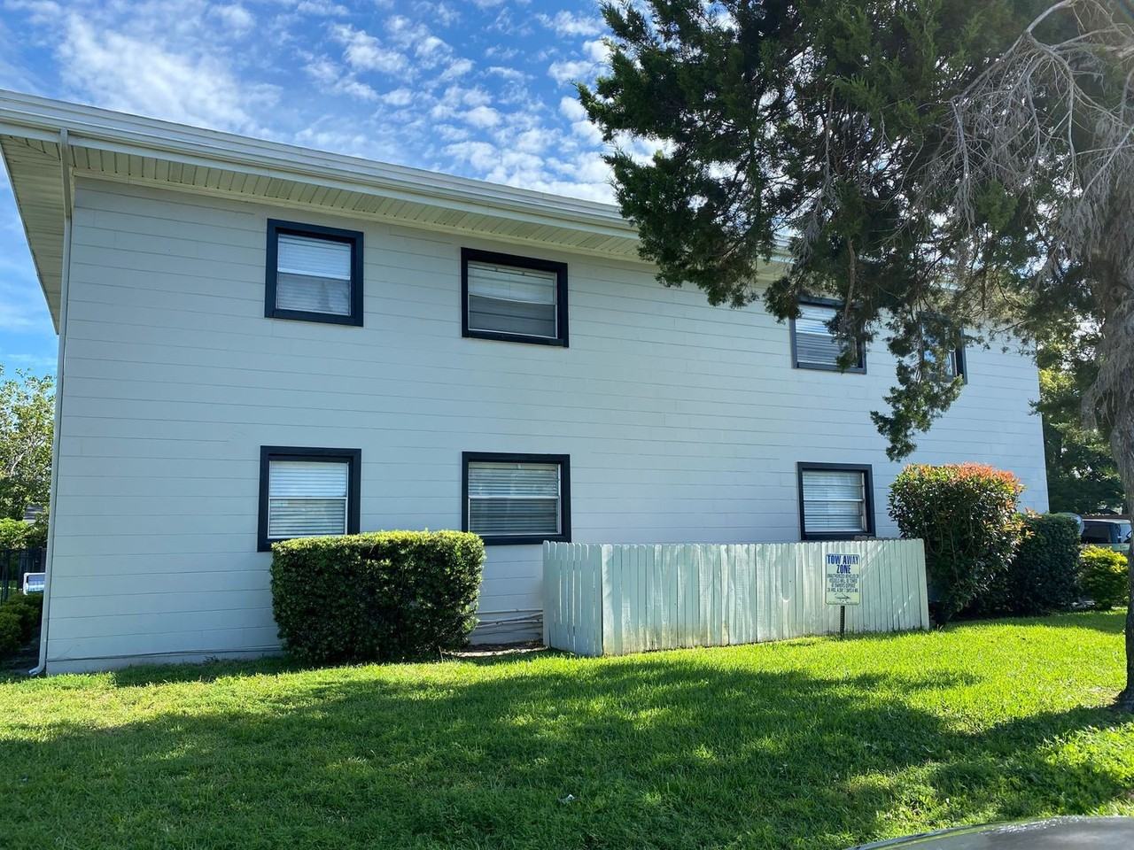 201 9th St N #1 - Photo 2 of 11