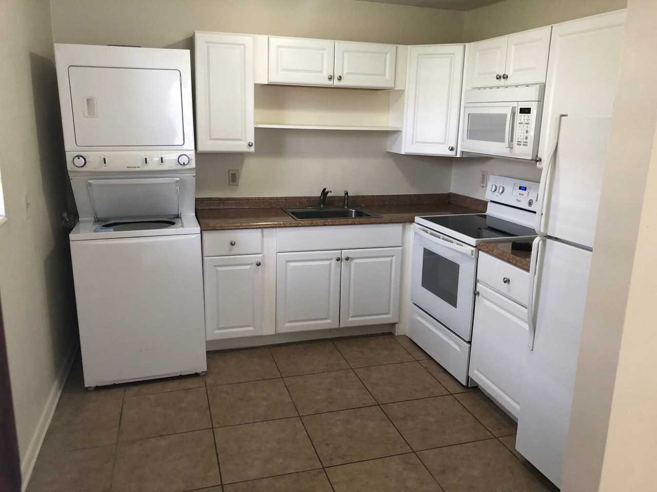 201 9th St N #1 - Photo 4 of 11