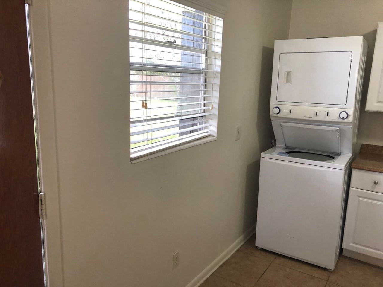 201 9th St N #1 - Photo 5 of 11