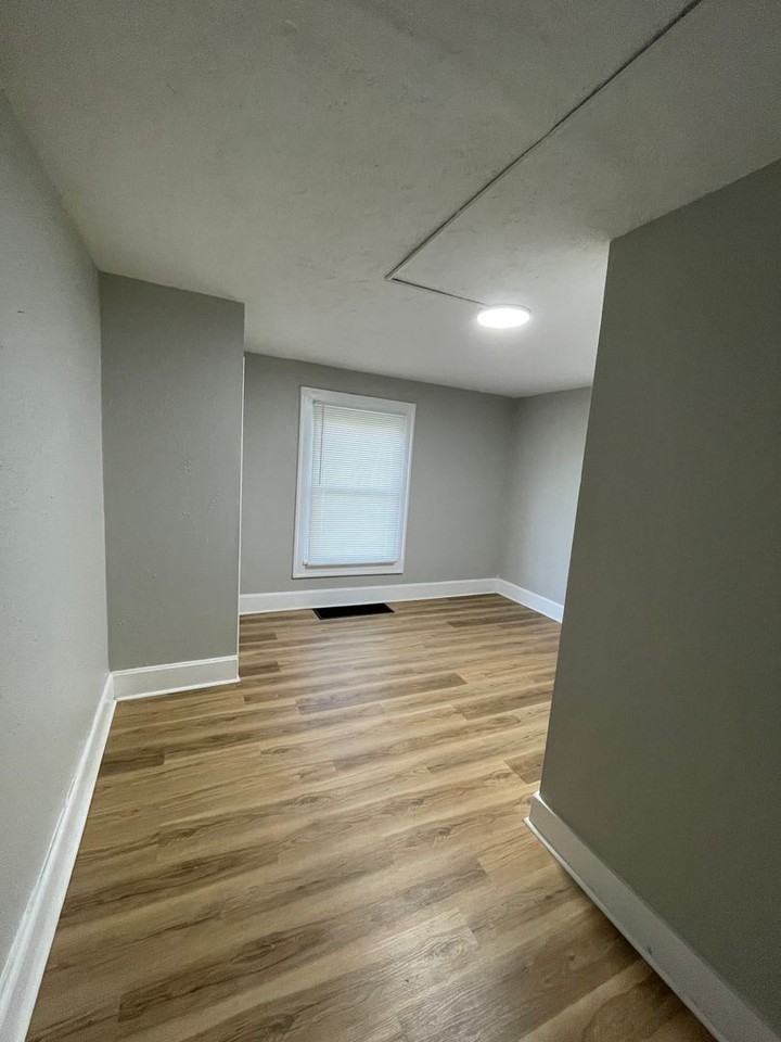 3821 Clarendon Rd - Photo 2 of 12