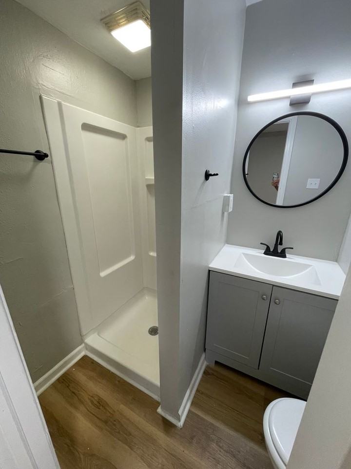 3821 Clarendon Rd - Photo 4 of 12