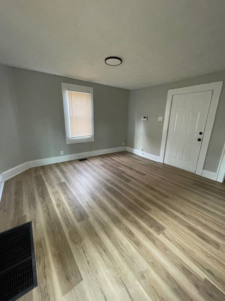 3821 Clarendon Rd - Photo 6 of 12