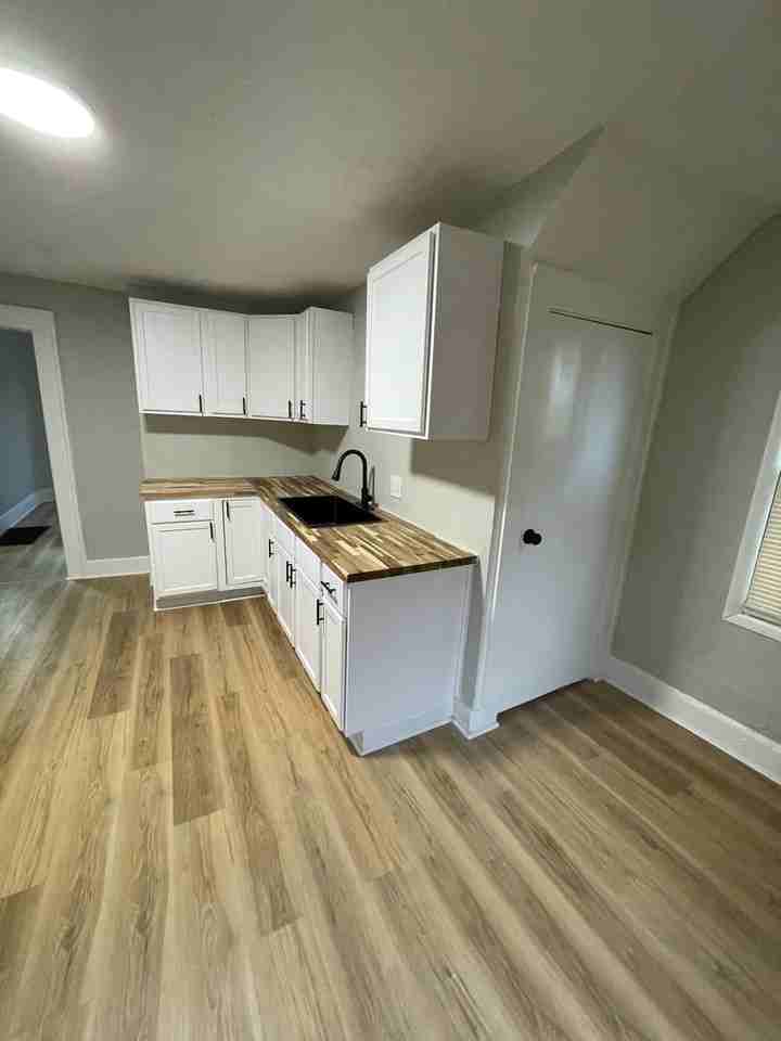 3821 Clarendon Rd - Photo 7 of 12