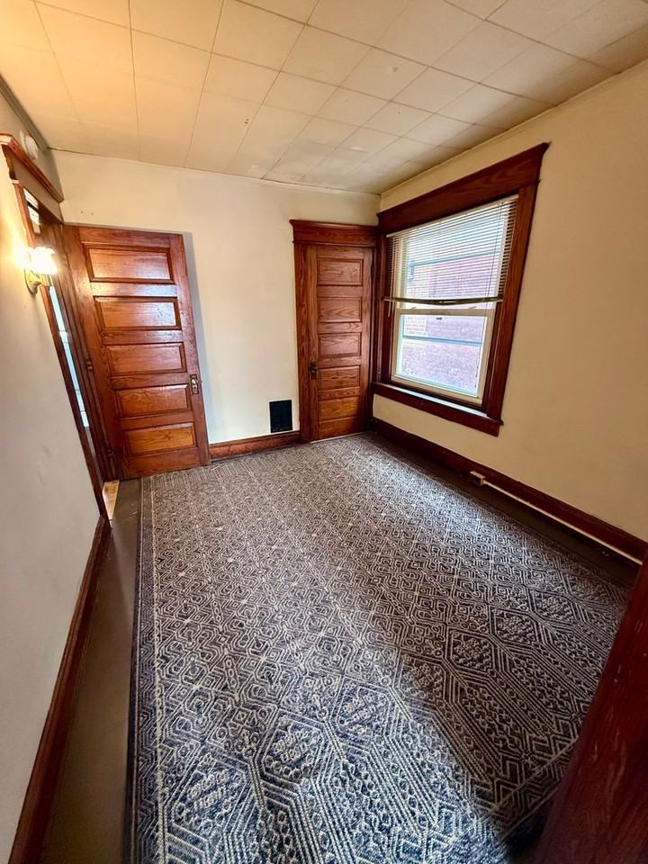 1107 Maple St - Photo 7 of 10