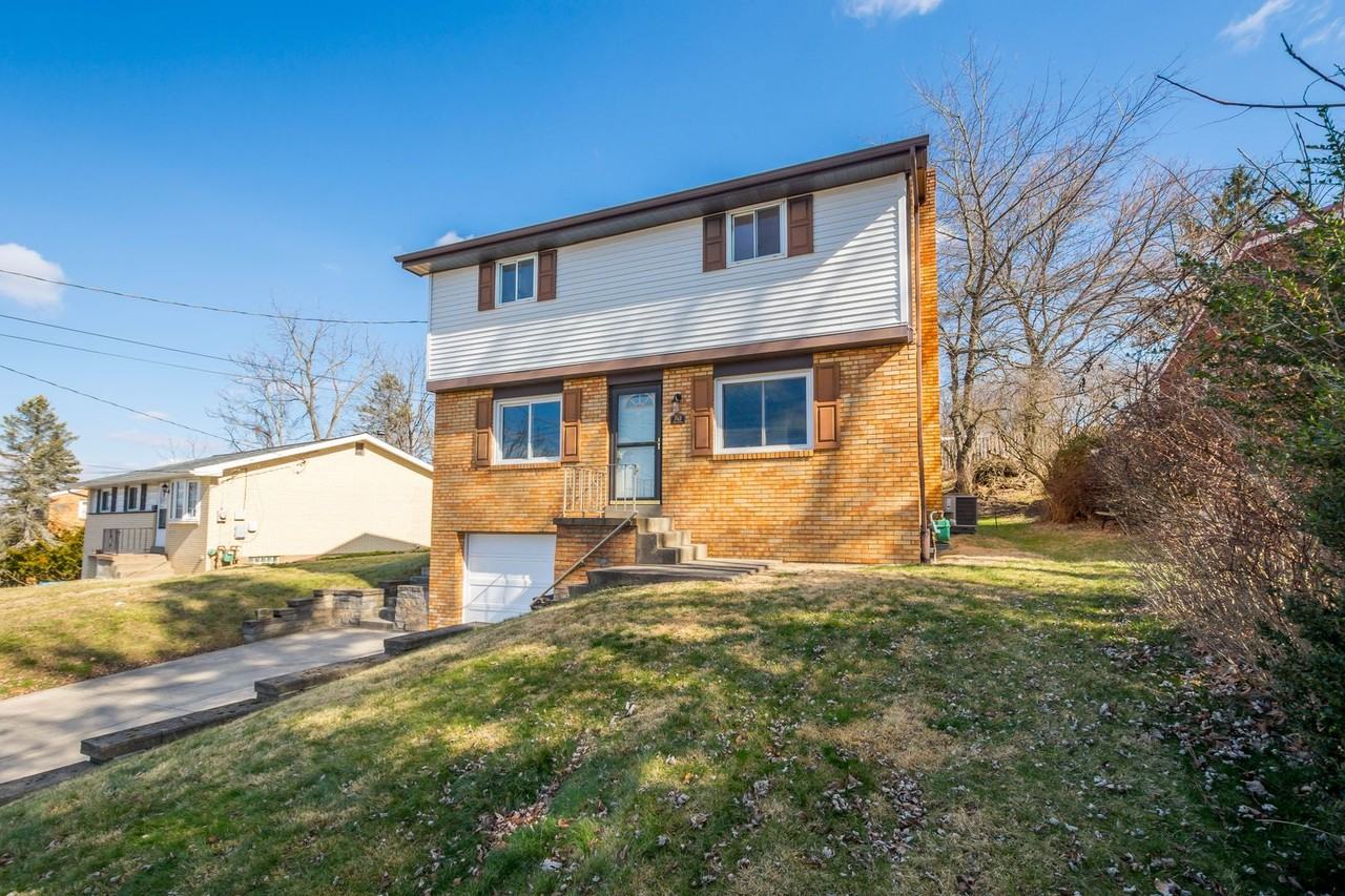 743 Elm Dr - Photo 3 of 32