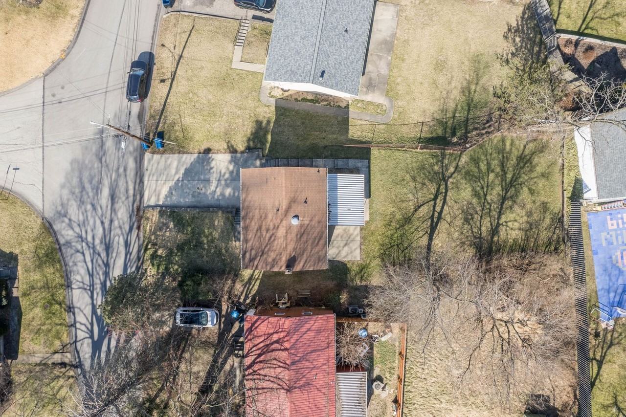 743 Elm Dr - Photo 4 of 32