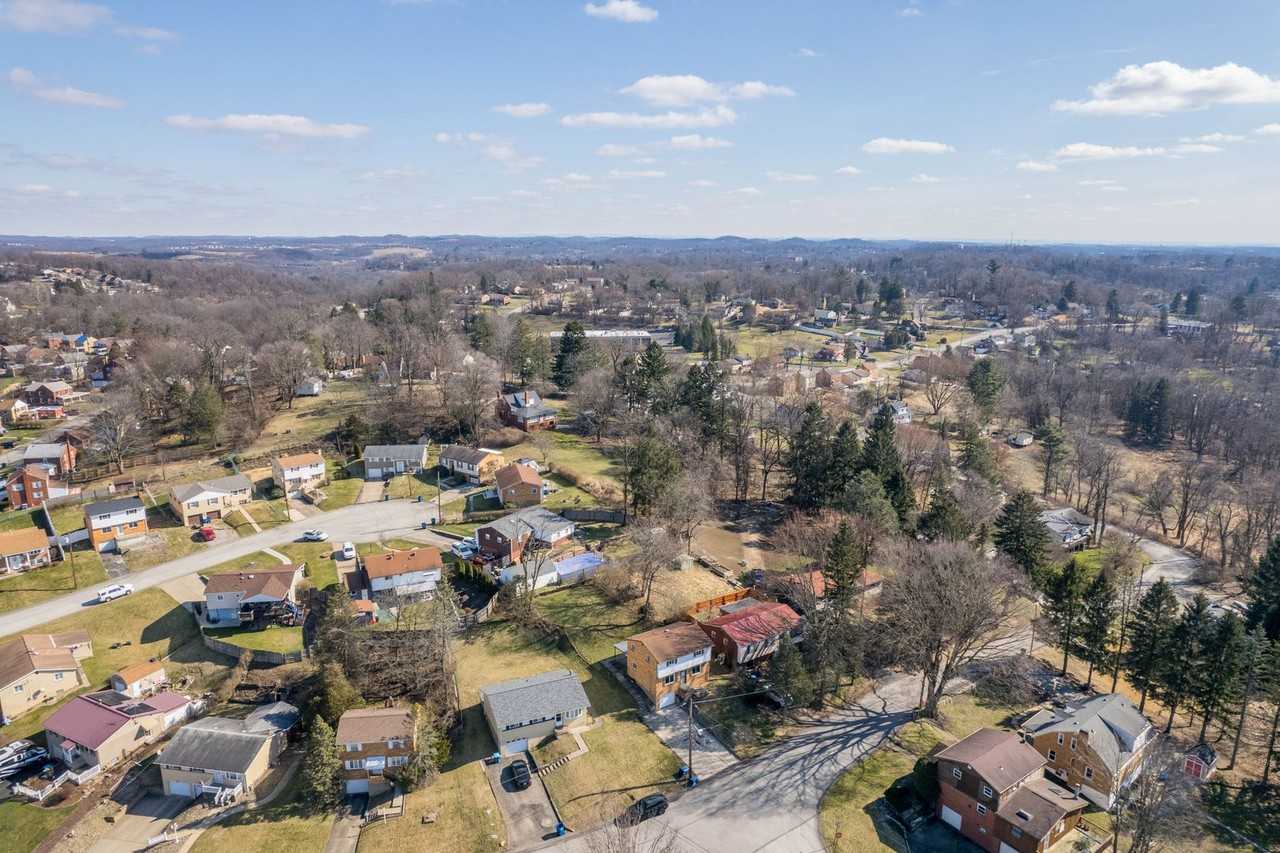 743 Elm Dr - Photo 6 of 32