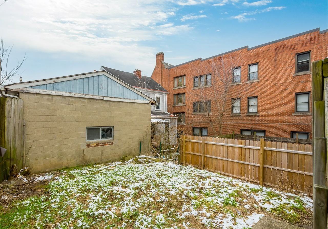 848 Proctor Way - Photo 3 of 18