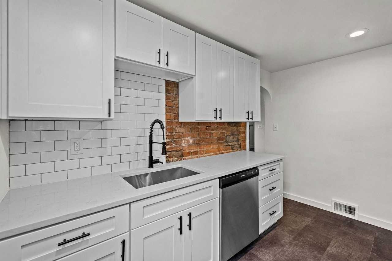 848 Proctor Way - Photo 6 of 18