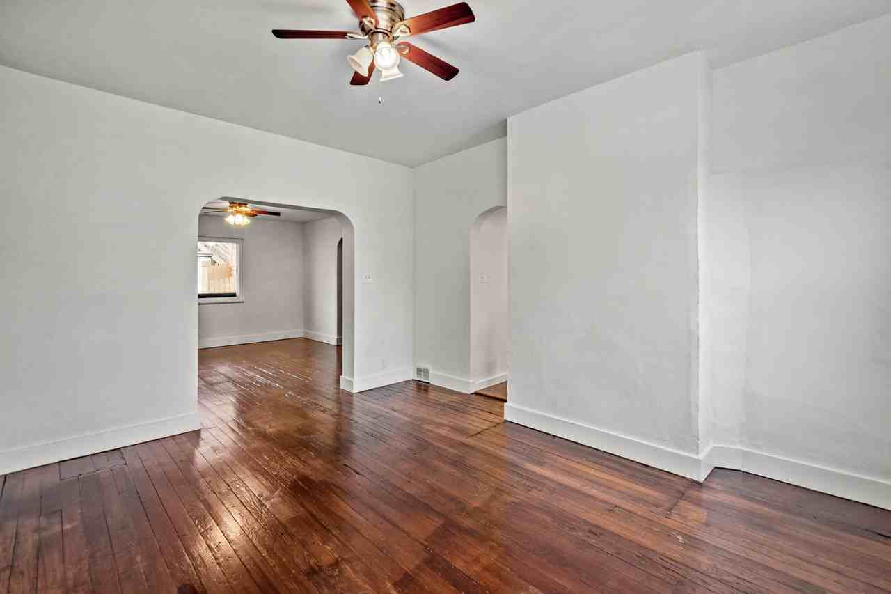 848 Proctor Way - Photo 7 of 18