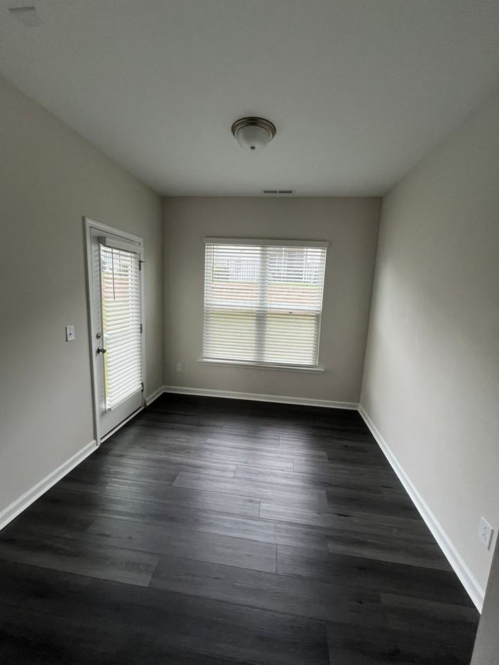 1607 Glacier Dr - Photo 5 of 11