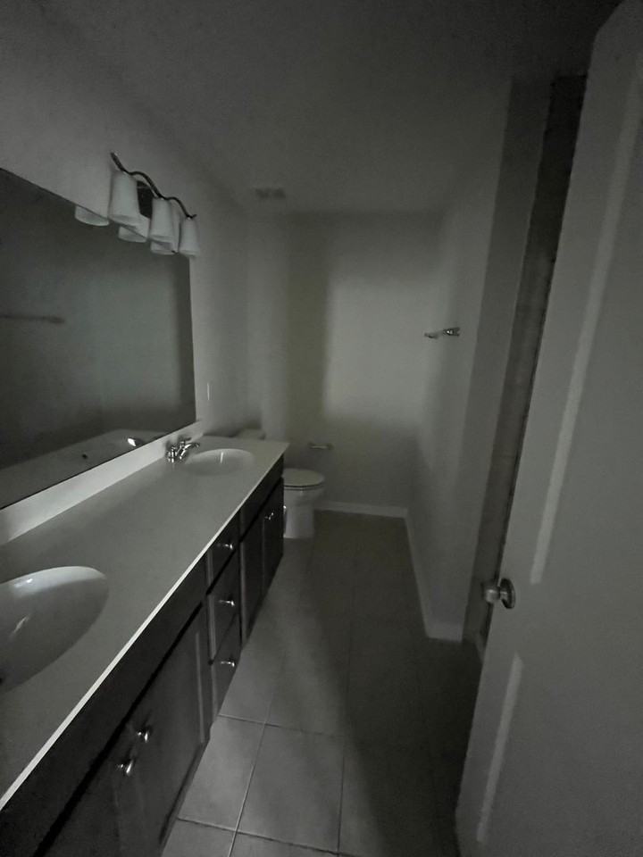 1607 Glacier Dr - Photo 7 of 11