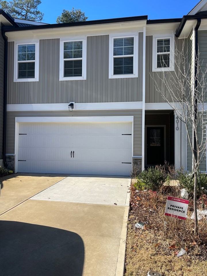 4010 Upshur Ct - Photo 3 of 31